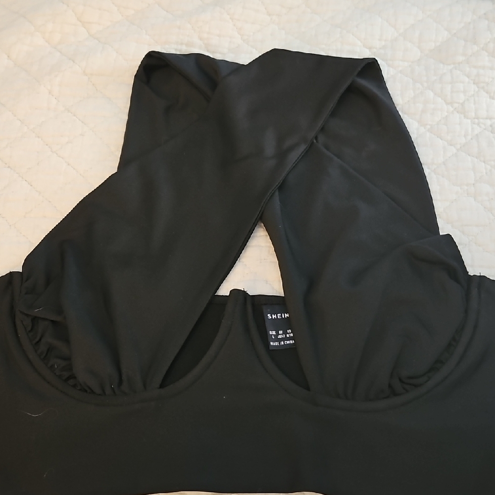 SHEIN Black Cross-Back Bra
